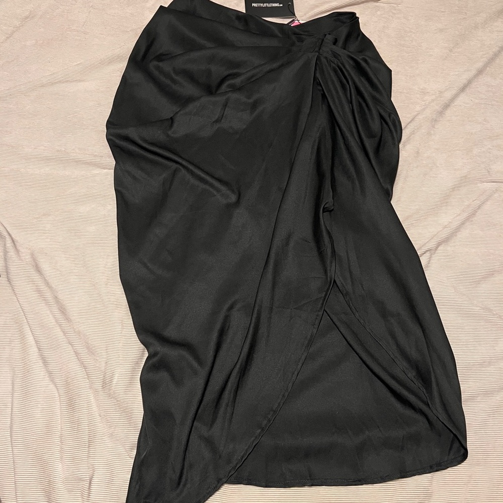 NWT PrettyLittleThing Ruched Side Midi Skirt
